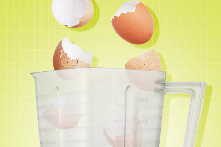 Say Goodbye to Blender Gunk with Eggshells